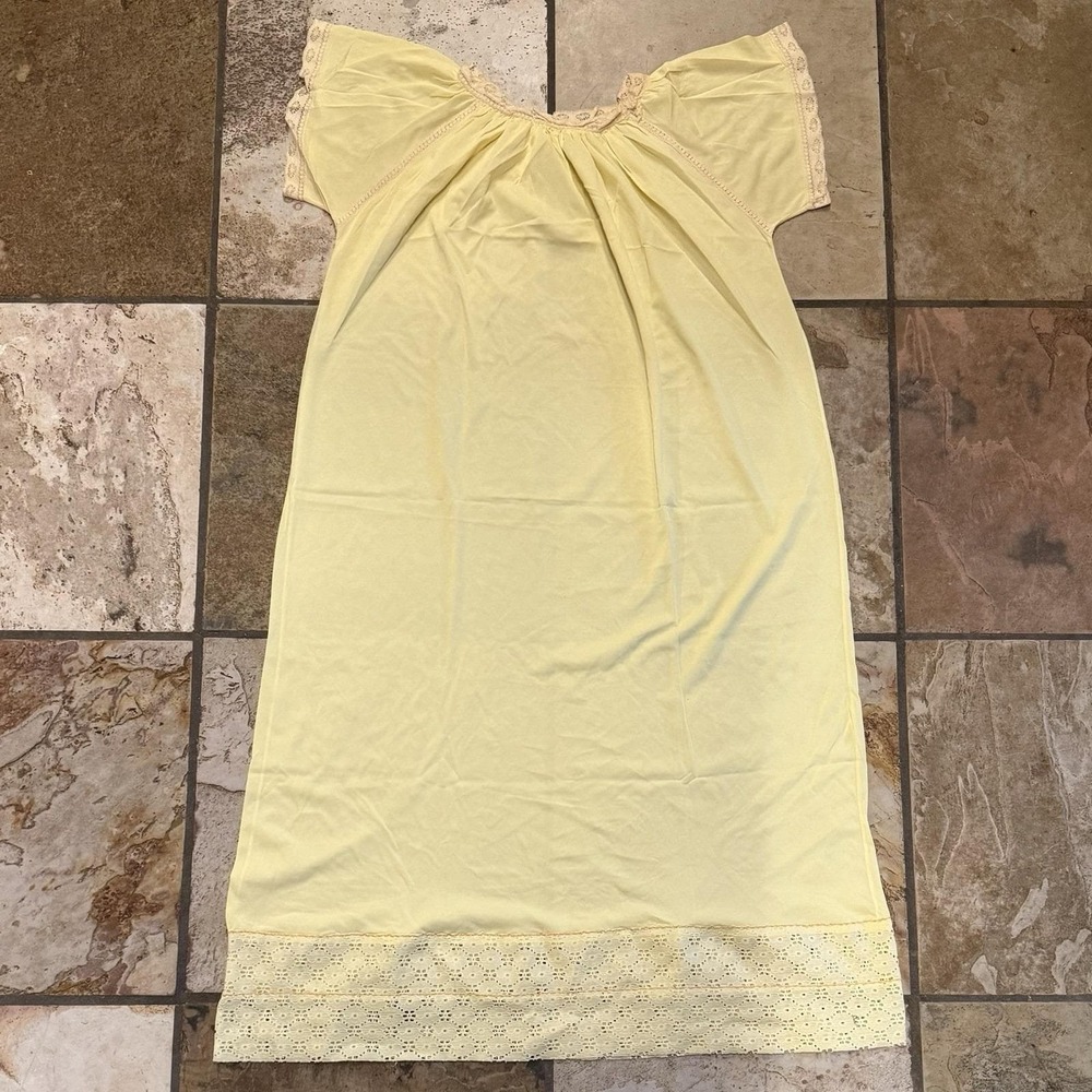VTG 1960s 60s Yellow Gaymode Penneys‎ Granny Grandma Nylon Eyelet Nightgown Sz M
